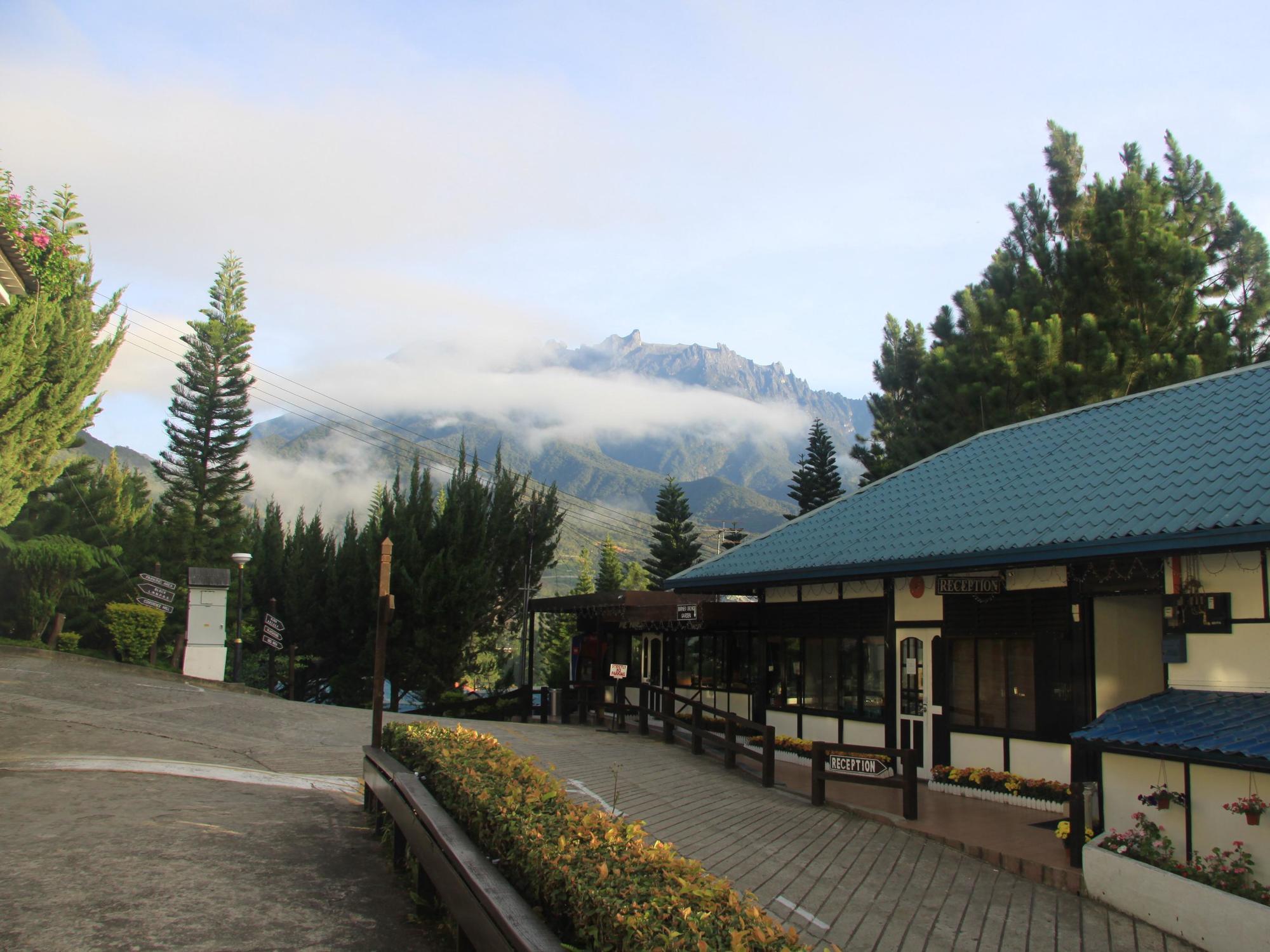 Kinabalu Pine Resort Kundasang Bagian luar foto