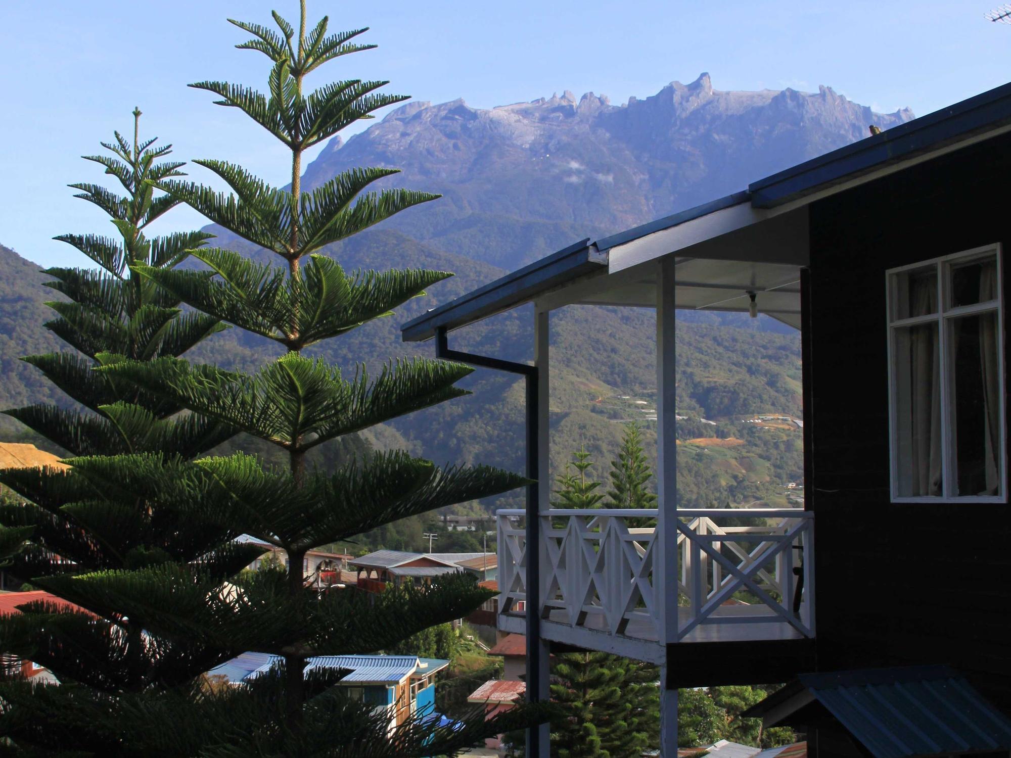 Kinabalu Pine Resort Kundasang Bagian luar foto